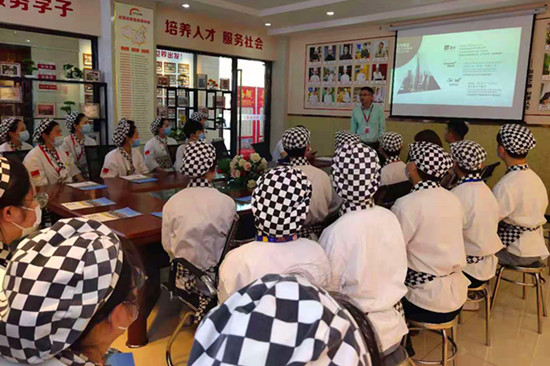 【校园招聘会】“职”为遇见更好的你,上海华润万家专场招聘会!