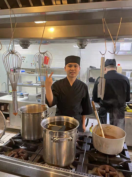 毕业学子刘许峰:不断努力,持续进步