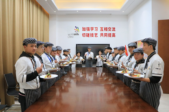 西餐专业阶段考核圆满举行,来看看学生们的作品吧