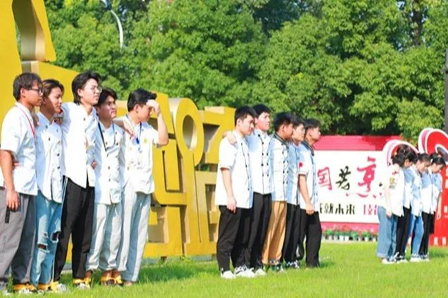 选择职业教育,一样大有可为,来安徽新东方学一门技术