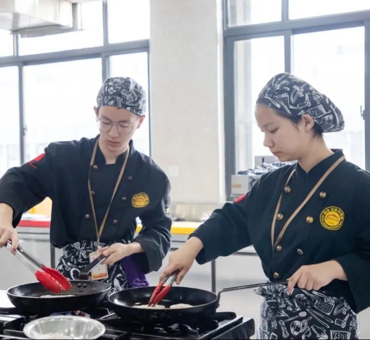 学西餐怎么选学校?来安徽新东方烹饪学校学精湛技术