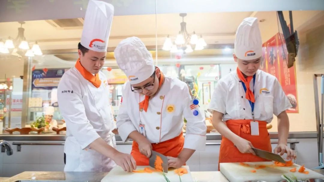 ���ഺ�ڰ����¶�����ӿʱ����