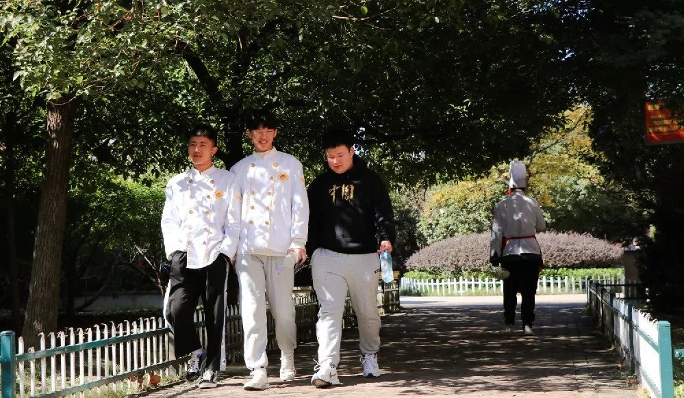 ���ഺ�ڰ����¶�����ӿʱ����