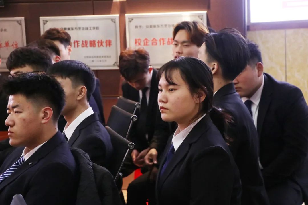 ����Ƹ��̬��һ�ݹ�����һ������