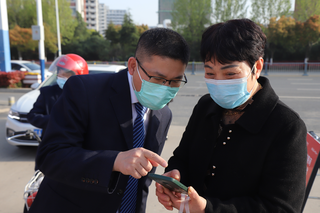 严格落实疫情防控要求,牢筑校园“防疫墙”!