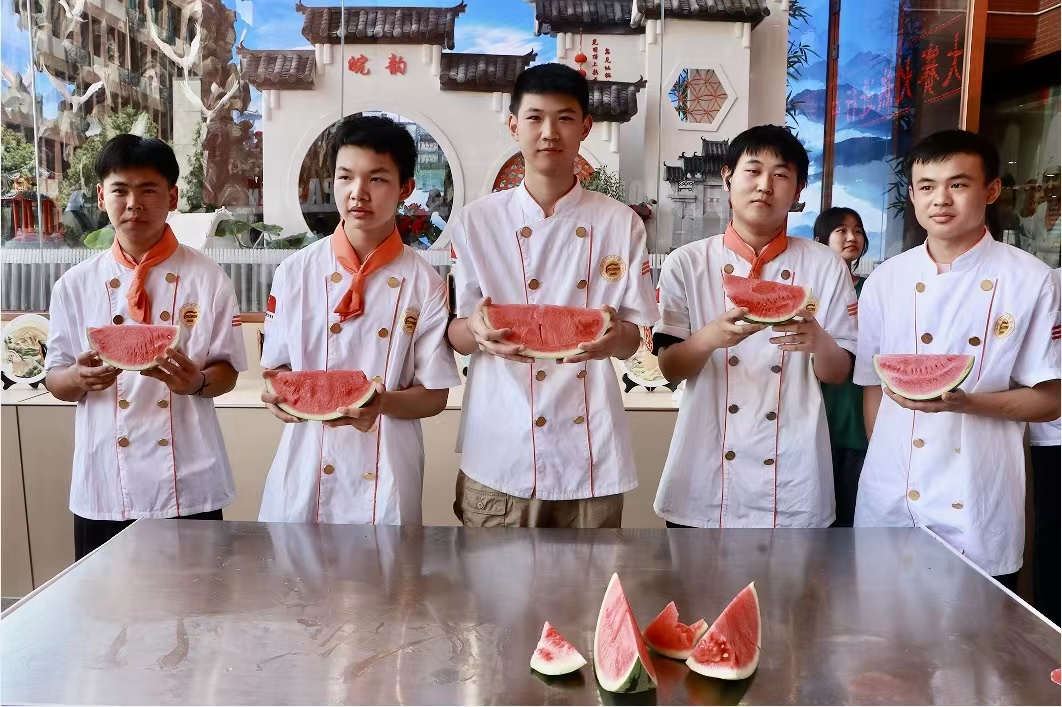 ¶У԰Թϴ죬Թ
